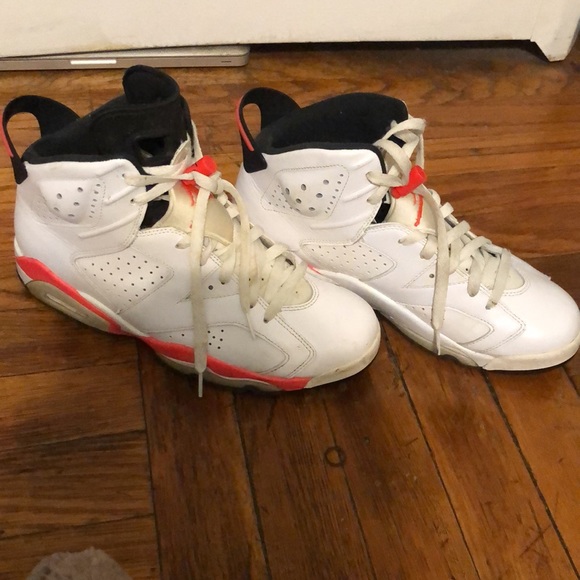 Air Jordans worn in good condition size 9 - Picture 4 of 6